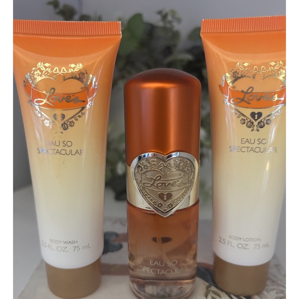 DANA Love's Gift Set EAU SO Spectacular Spay 1.5oz Body Lotion & Body Wash 2.5oz